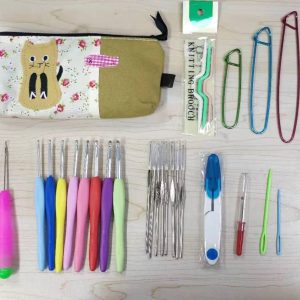 N054 - All in one set med 16 st. virknålar plus flätstickor, maskhållare etc.