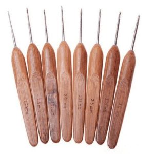 N007 - Set med 8 st. virknålar i finaste bambu