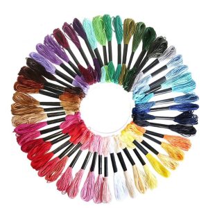 50 dockor broderigarn / moulinegarn