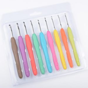 N020 - Set med 9 st. ergonomiska virknålar