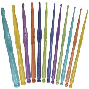 N019 - Set med 12 st. virknålar i plast