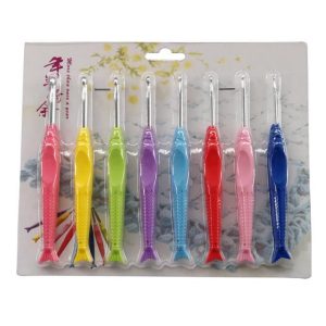 N132 - Set med 8 st. ergonomiska virknålar